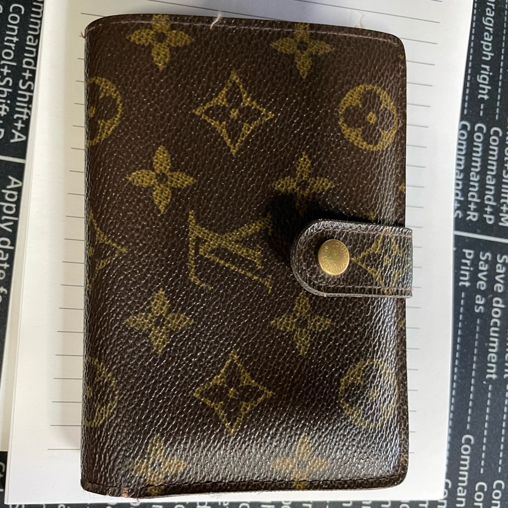 Louis Vuitton Monogram Wallet KISS Lock